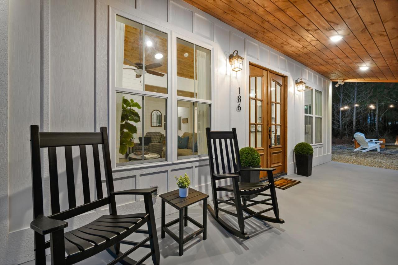 Bella Luna Cabin - Cozy Farmhouse Cabin, Private Deck, Swing Set, Fire Pit, Hot Tub Villa Broken Bow Eksteriør billede