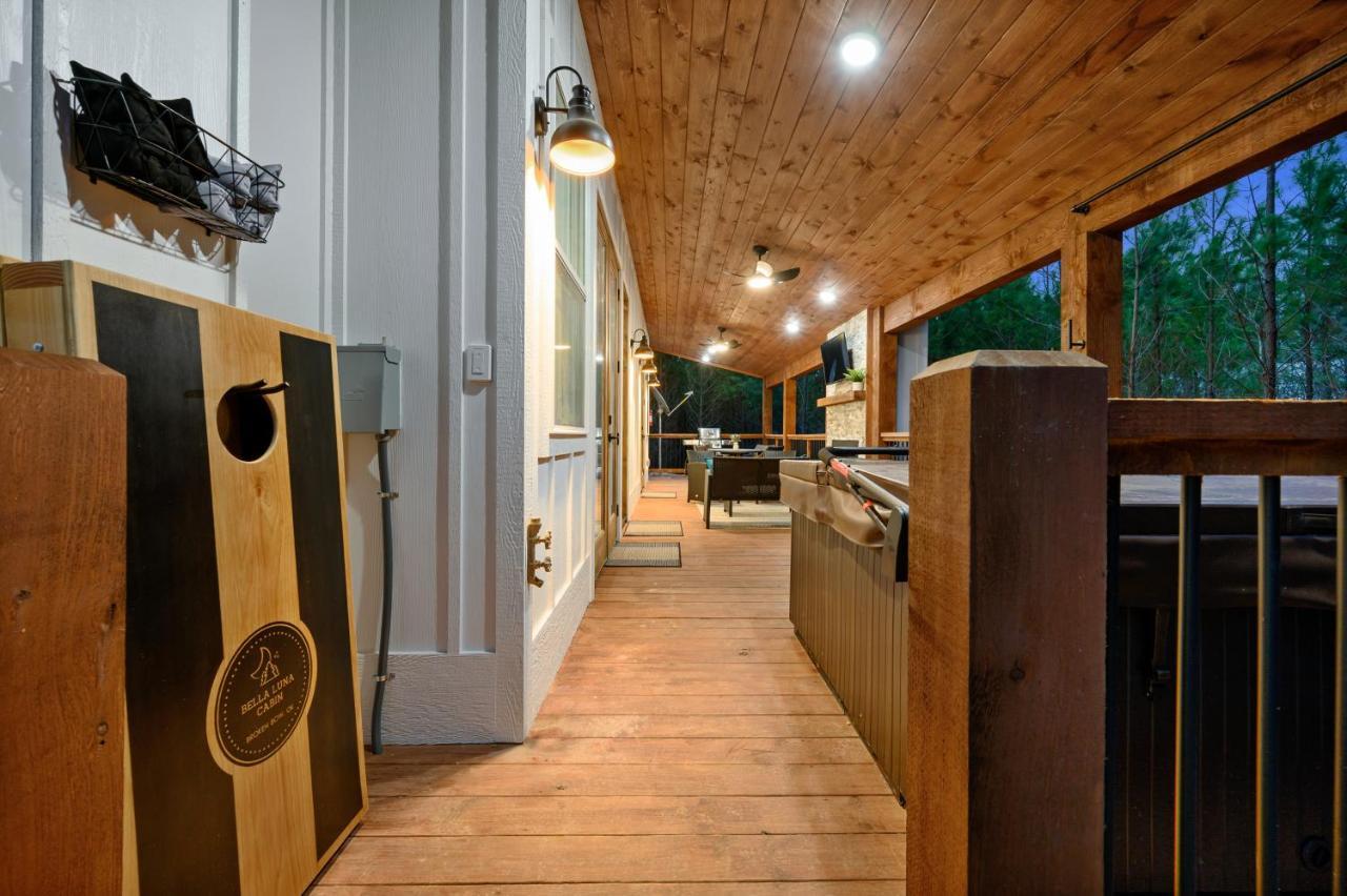 Bella Luna Cabin - Cozy Farmhouse Cabin, Private Deck, Swing Set, Fire Pit, Hot Tub Villa Broken Bow Eksteriør billede