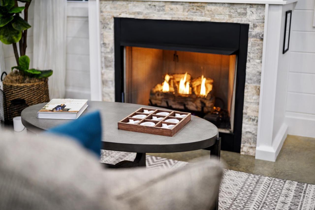 Bella Luna Cabin - Cozy Farmhouse Cabin, Private Deck, Swing Set, Fire Pit, Hot Tub Villa Broken Bow Eksteriør billede
