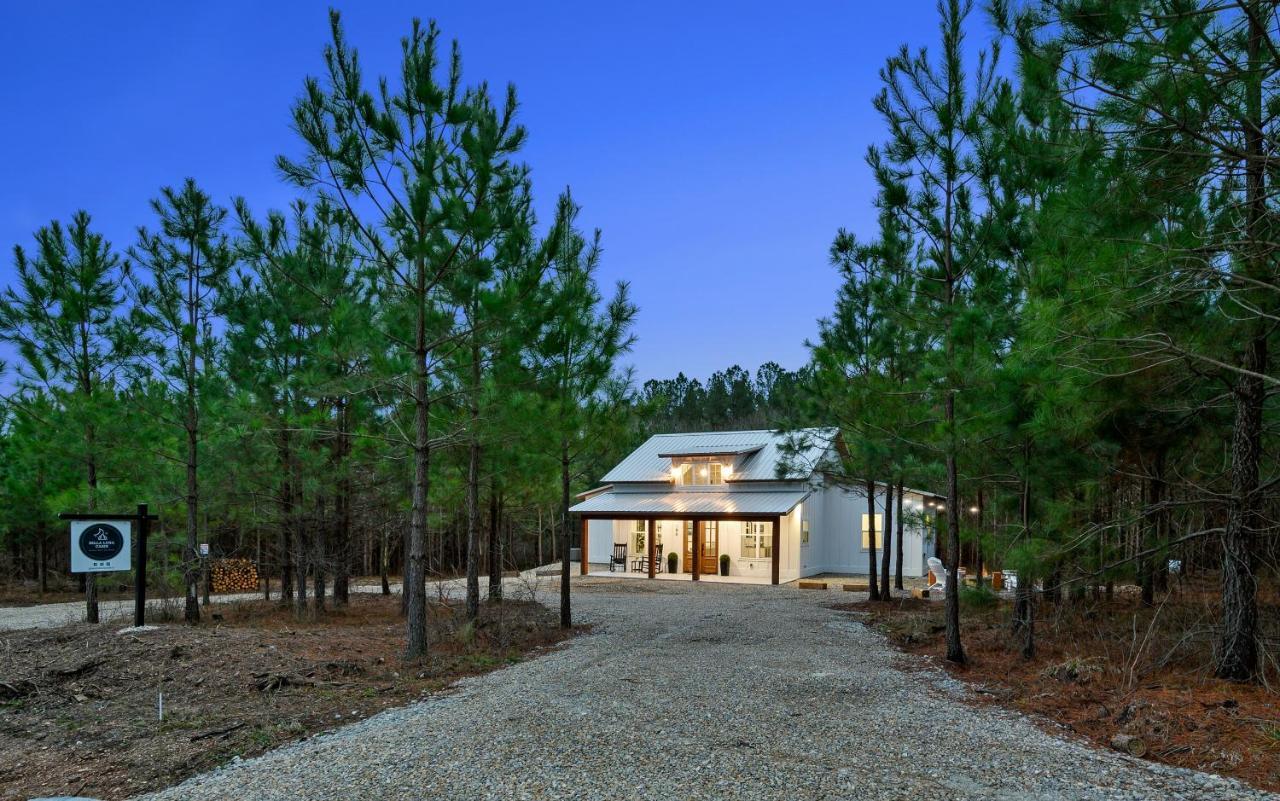 Bella Luna Cabin - Cozy Farmhouse Cabin, Private Deck, Swing Set, Fire Pit, Hot Tub Villa Broken Bow Eksteriør billede